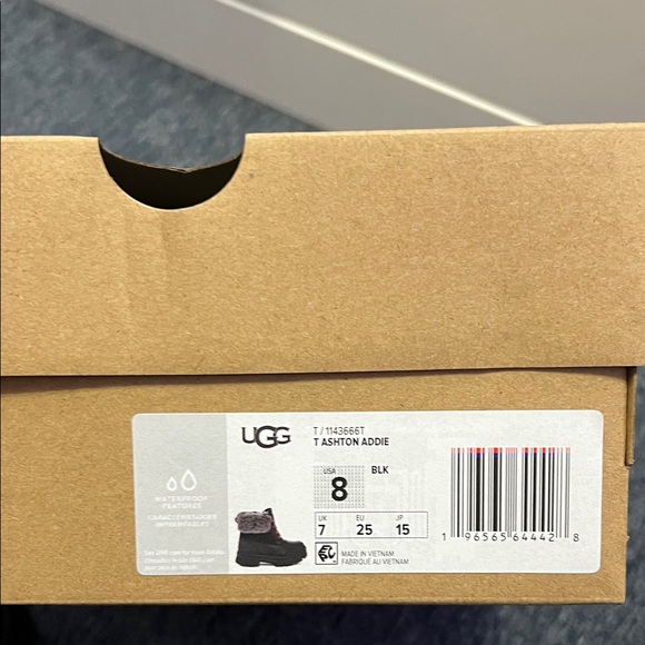 UGG Black Snow Boots with Red Laces and Gray Fur- New unused with box - Picture 4 of 4